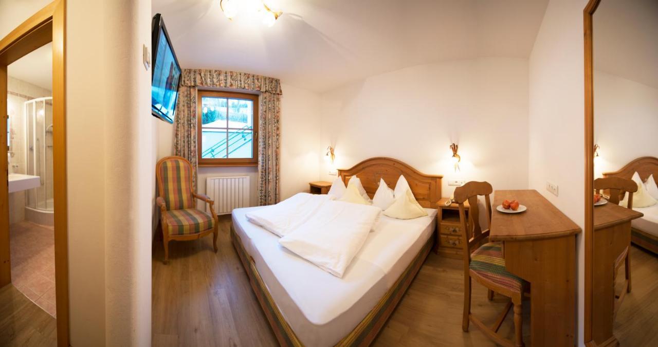 Turmhotel Gschwendt Planca di Sopra Zewnętrze zdjęcie