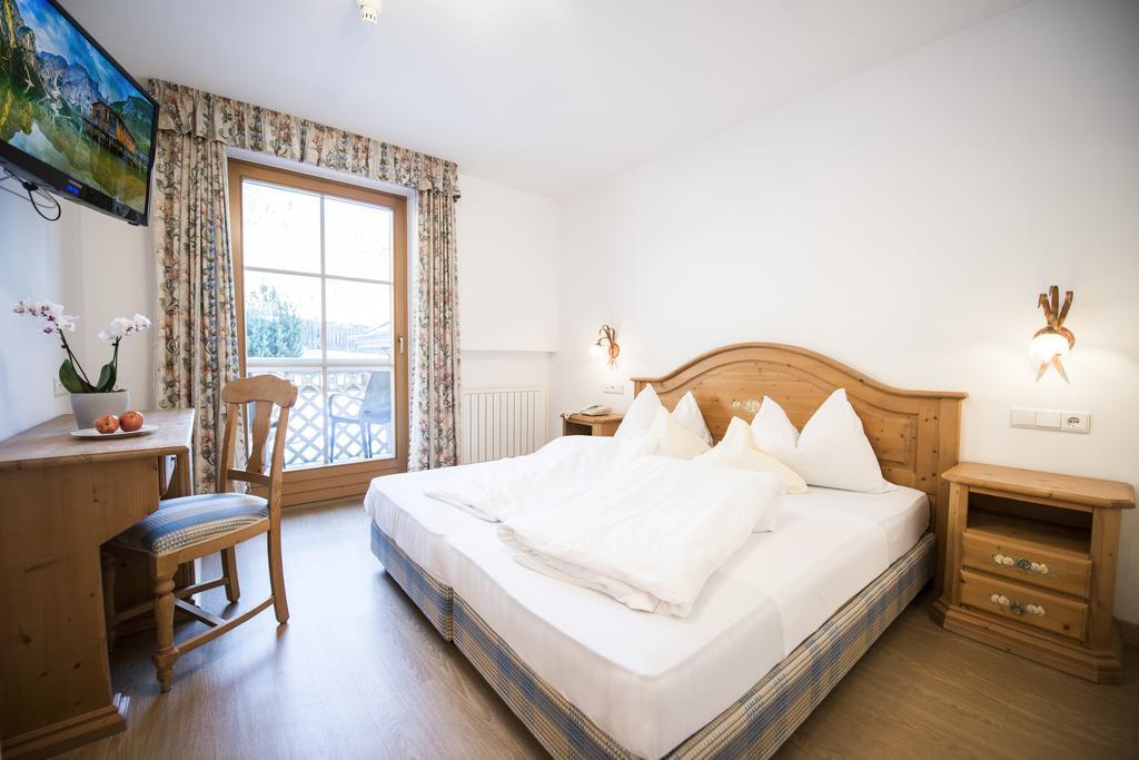 Turmhotel Gschwendt Planca di Sopra Zewnętrze zdjęcie