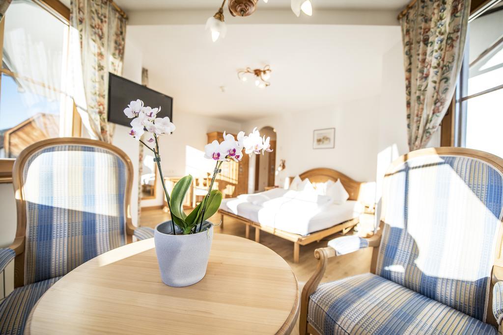 Turmhotel Gschwendt Planca di Sopra Zewnętrze zdjęcie