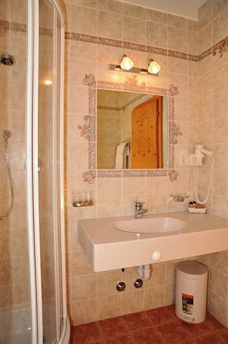Turmhotel Gschwendt Planca di Sopra Zewnętrze zdjęcie