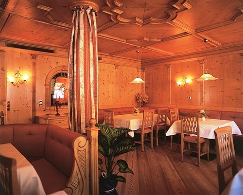 Turmhotel Gschwendt Planca di Sopra Zewnętrze zdjęcie